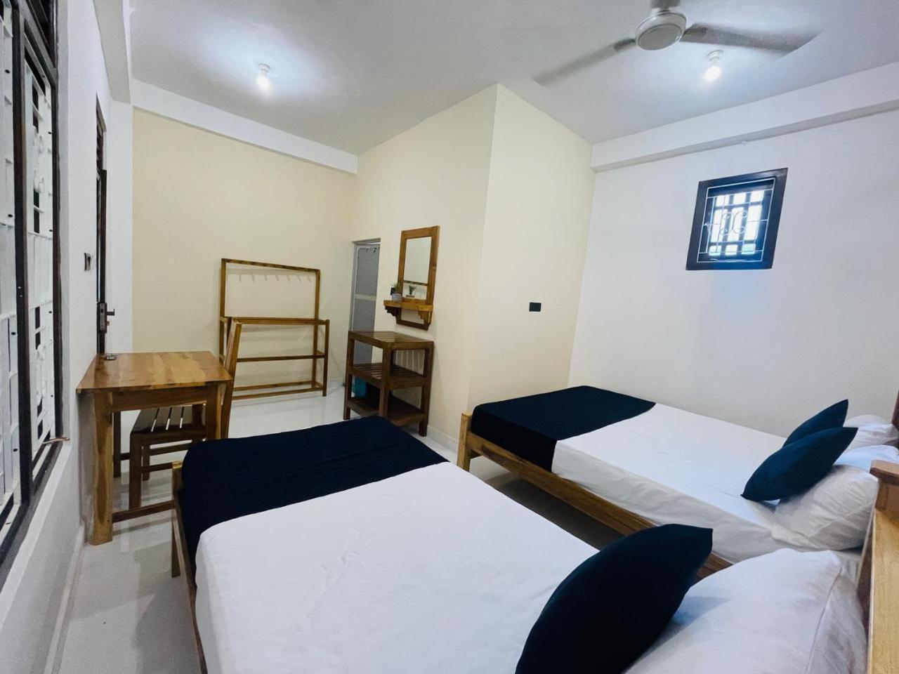 Natraj Guest House Trincomalee Buitenkant foto
