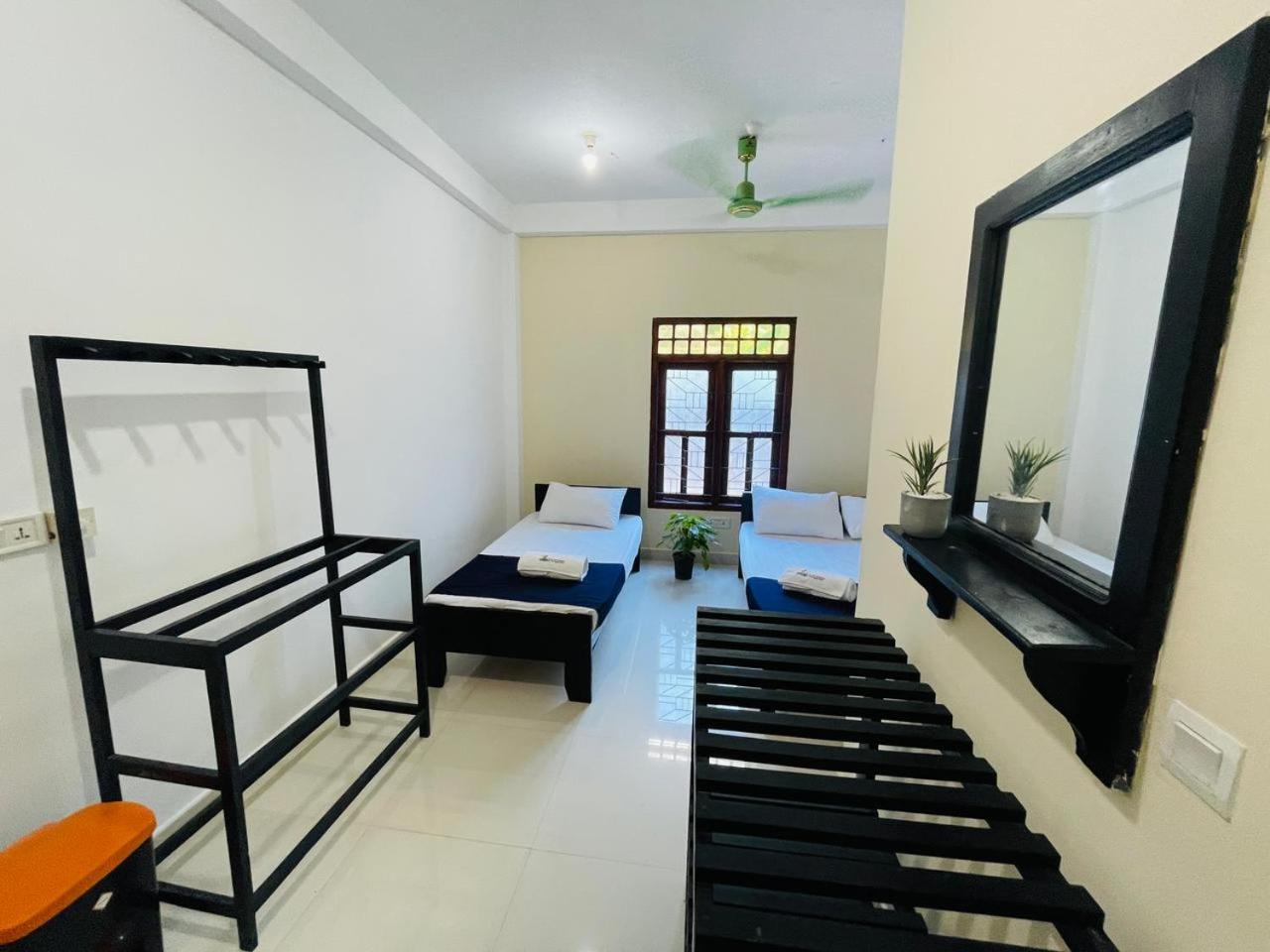 Natraj Guest House Trincomalee Buitenkant foto